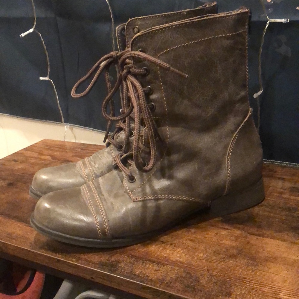 Steve Madden Combat Boot Worn Once - image 1